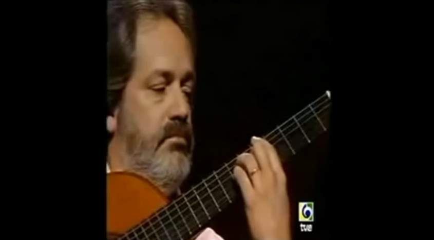 Jorge Cardoso plays Milonga