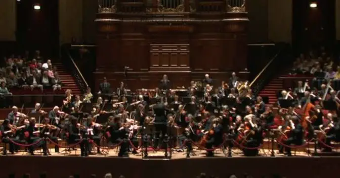 Radio Filharmonisch Orkest plays Rachmaninoff's Symphony No. 2
