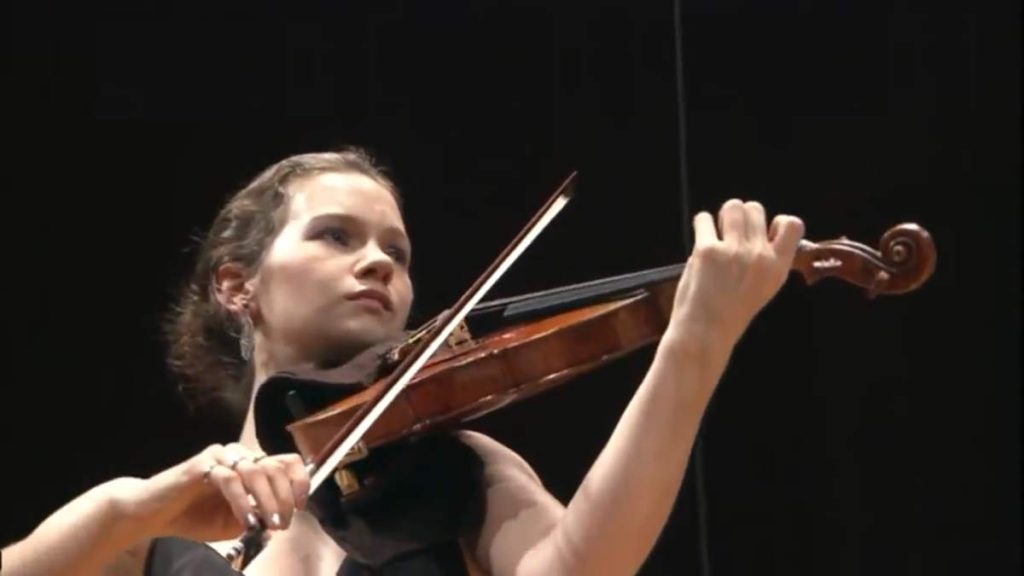Hilary Hahn performs Mendelssohn Violin Concerto