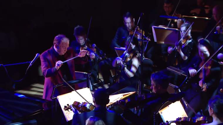 Caravan Theme (Live at Cadogan Hall) - Mike Batt