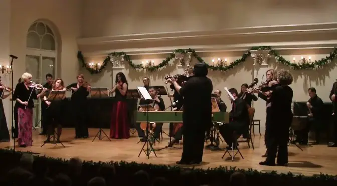 The Croatian Baroque Ensemble and the British violinist Catherine Mackintosh perform "Air" and "Gavotte"