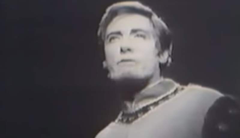 Mario del Monaco sings Di Quella Pira