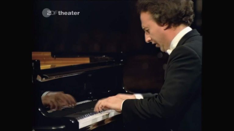 Pollini performs Beethoven Piano Concerto No. 5 Emperor