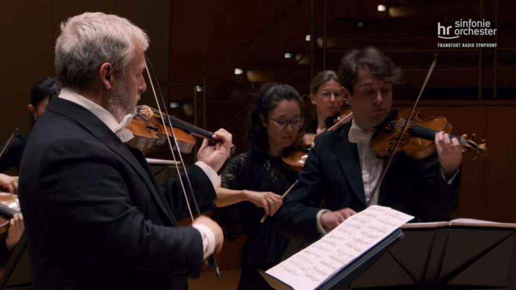 Conducted by Fabio Biondi, the hr-Sinfonieorchester performs Mozart Symphony No. 10