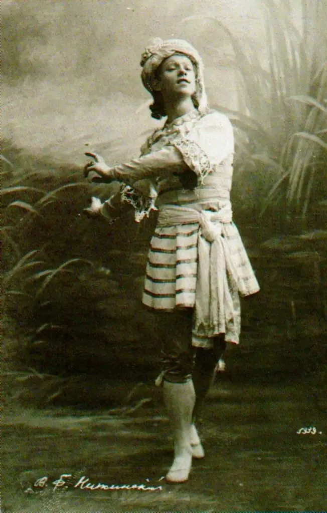 Vaslav Nijinsky (1909)