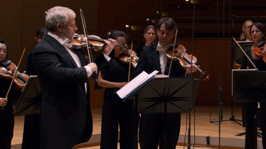 hr-Sinfonieorchester performs Mozart Symphony No. 11