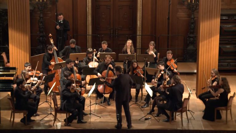 Folkwang Kammerorchester Essen performs Mozart Symphony No. 12