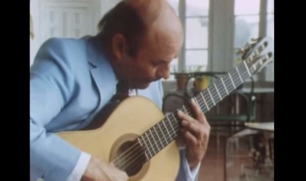 Julian Bream plays Sevilla (Albéniz)