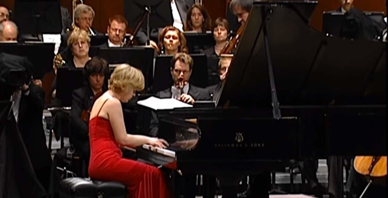 Olga Kern plays Rachmaninoff-Piano-Concerto No. 3 at Carnegie Hall, 2004