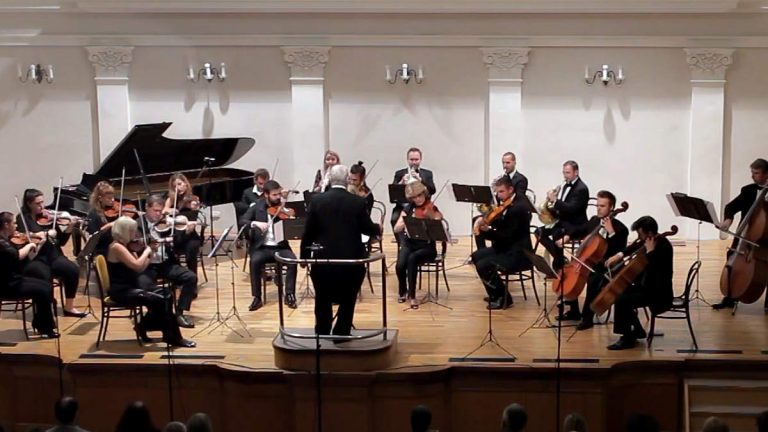 Conducted by Jonathan Griffith, the Croatian Chamber Orchestra performs Mozart Symphony No. 16