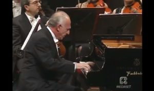 Maurizio Pollini performs Wolfgang Amadeus Mozart's Piano Concerto No. 21