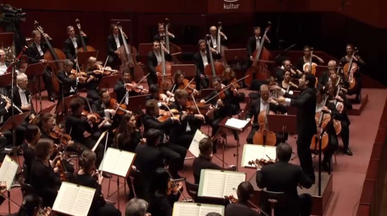 hr-Sinfonieorchester performs Berlioz - Symphonie fantastique