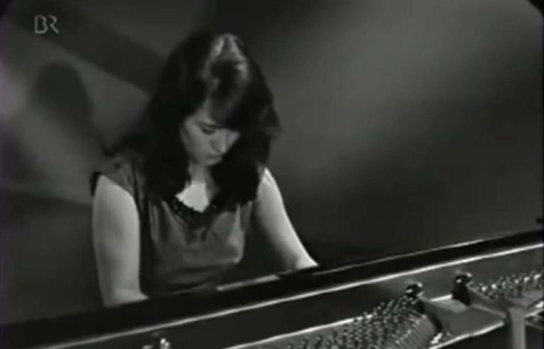 Martha Argerich plays Liszt - Hungarian Rhapsody No. 6