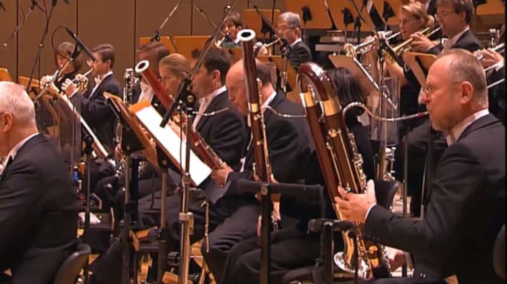 hr-Sinfonieorchester performs Ravel - La Valse