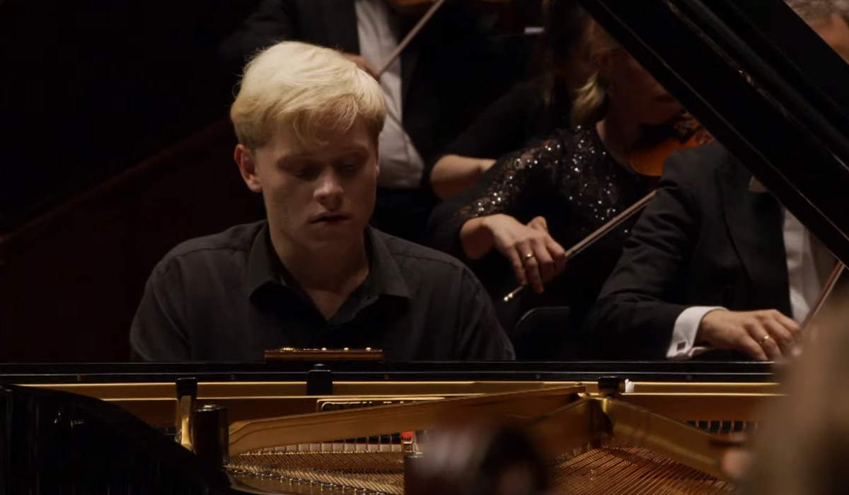 Alexander Malofeev performs Rachmaninoff Piano Concerto No. 3