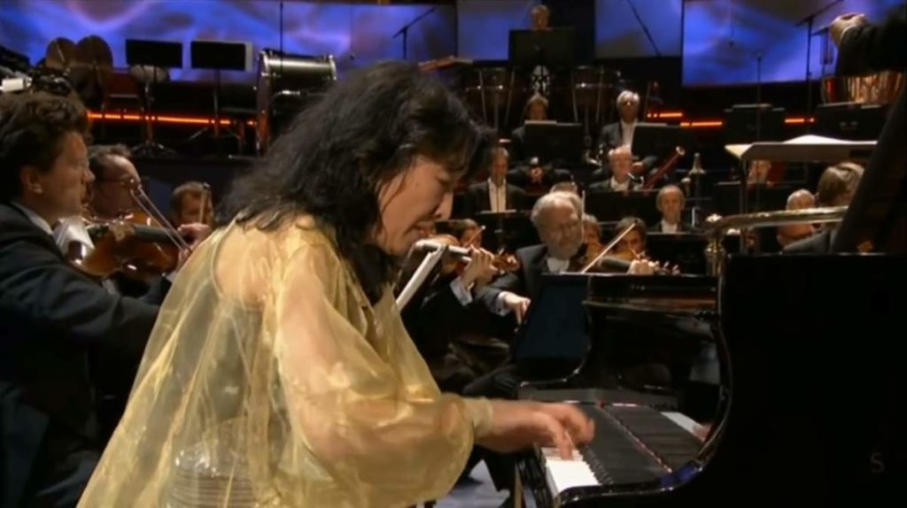 Mitsuko Uchida performs Beethoven - Piano Concerto No. 4 (BBC Proms 2013)