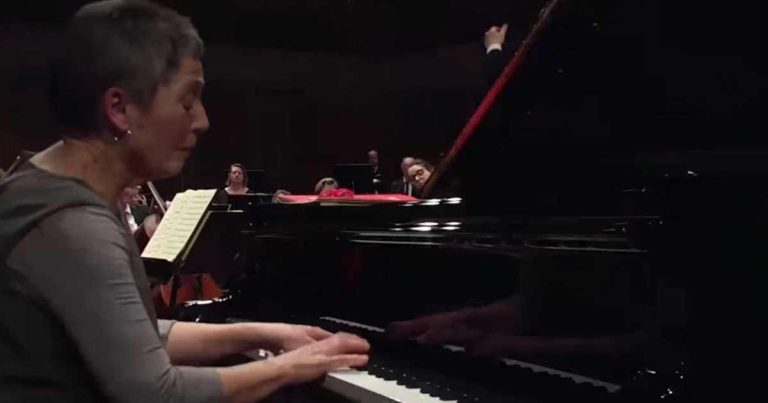 Maria João Pires performs Mozart Piano Concerto No. 20