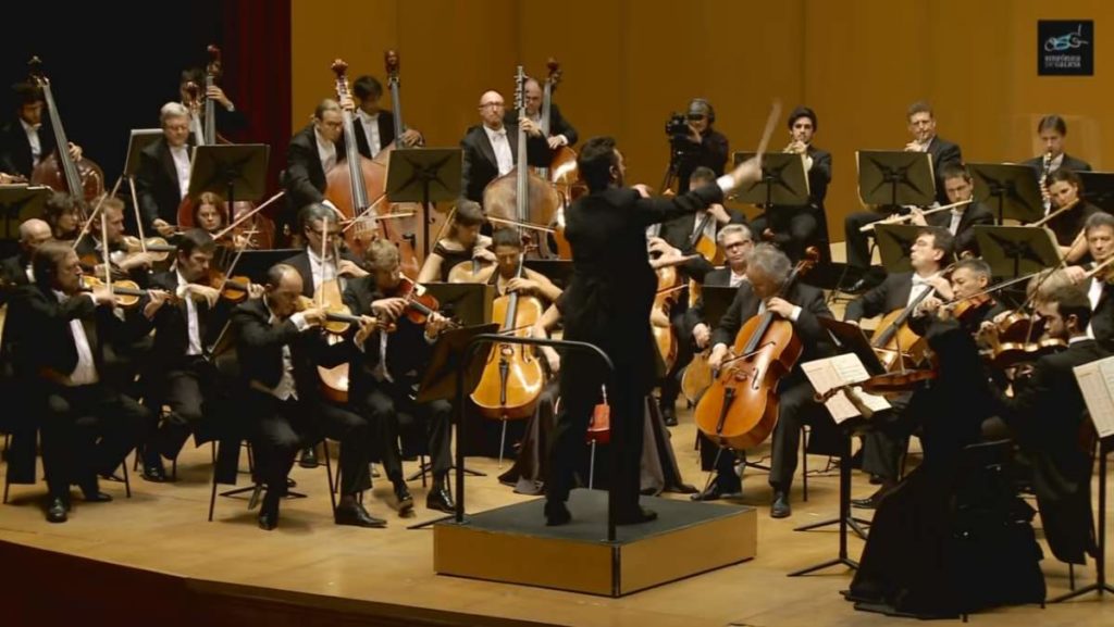 Galicia Symphony Orchestra performs Beethoven's Symphony No. 7