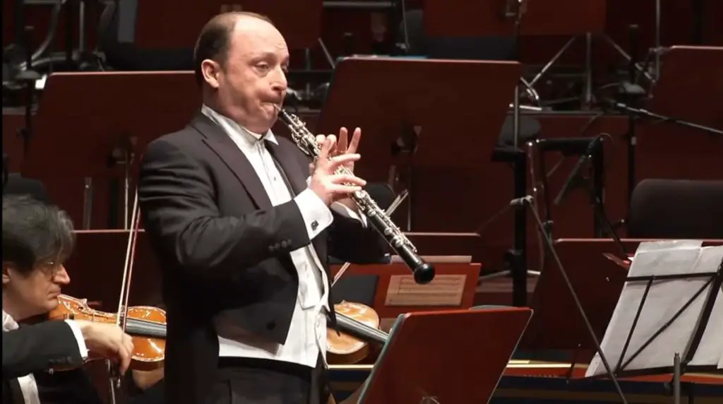 François Leleux performs Johann Sebastian Bach's Oboe Concerto in D-minor