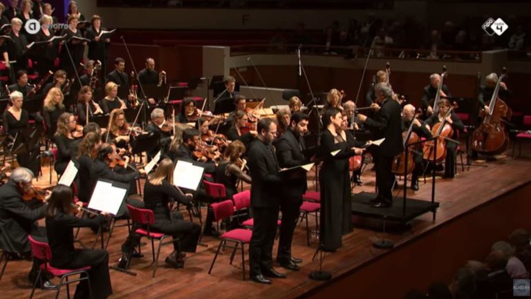 Mozart KV 243