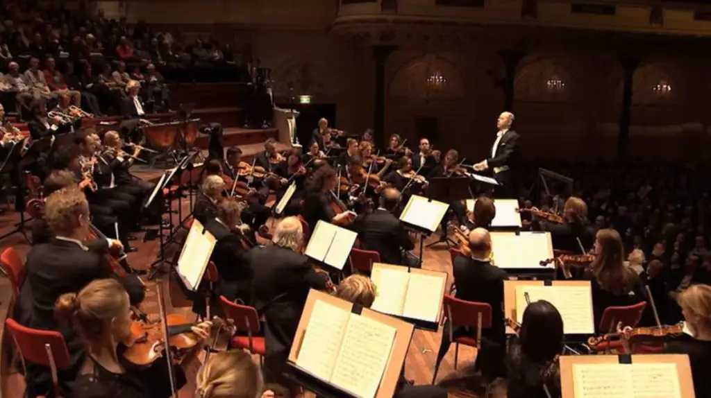 Royal Concertgebouw Orchestra performs Beethoven's Symphony No. 7