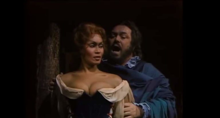 Pavarotti and Jones at Bella figlia dell'amore