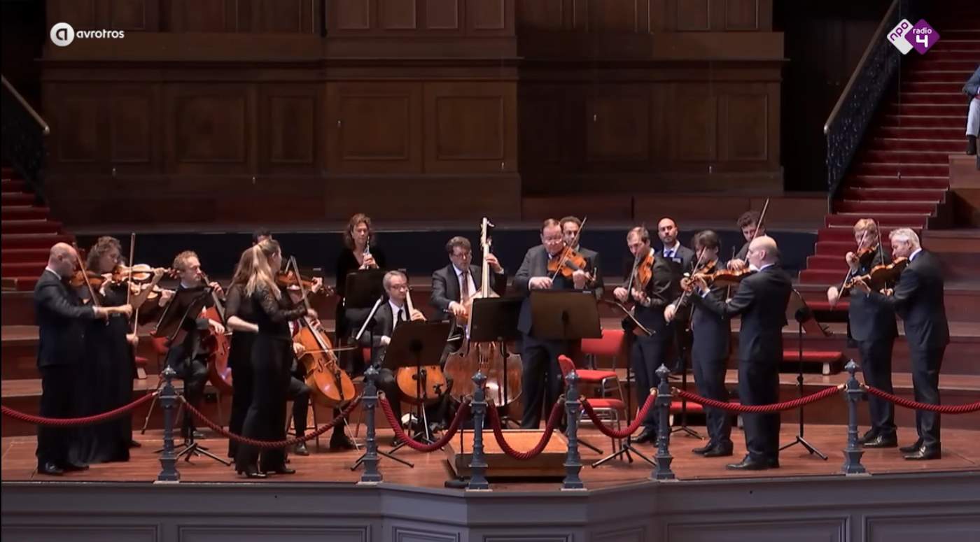 Concertgebouw Kamerorkest performs Mozart's Symphony No. 29