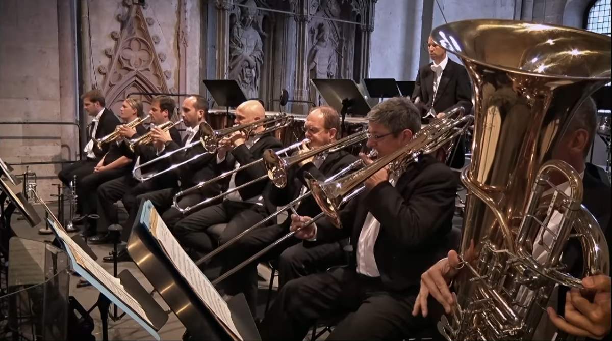 hr-Sinfonieorchester performs "The Flying Dutchman" Overture (Wagner)