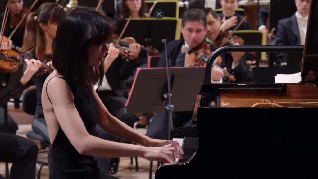 Beethoven: Piano Concerto No. 3 [Alice Sara Ott]