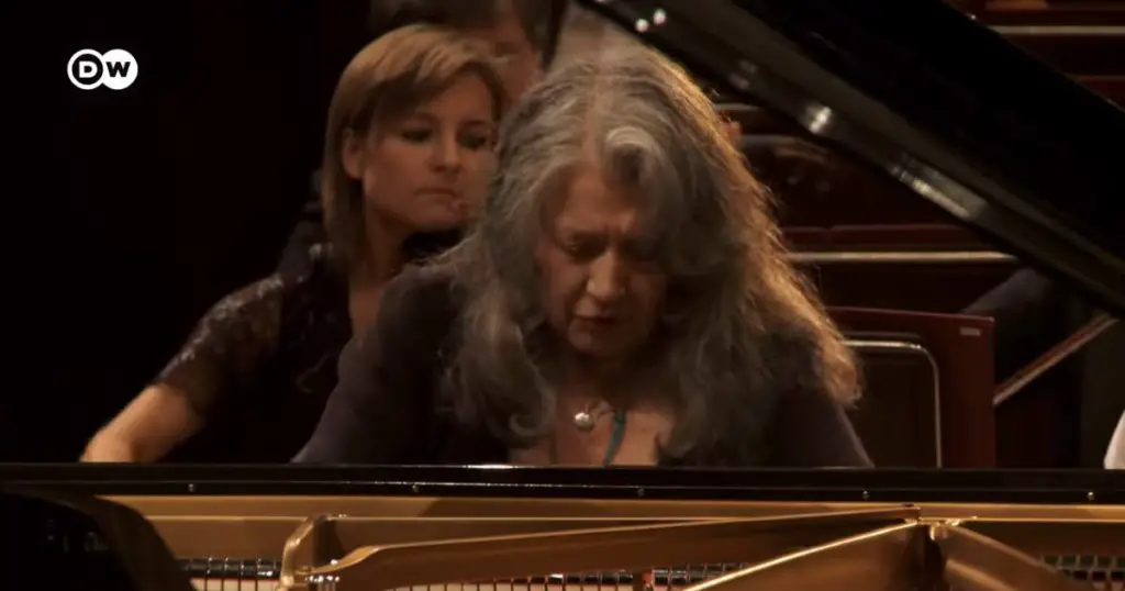 Martha Argerich performs Frédéric Chopin Piano Concerto No. 1