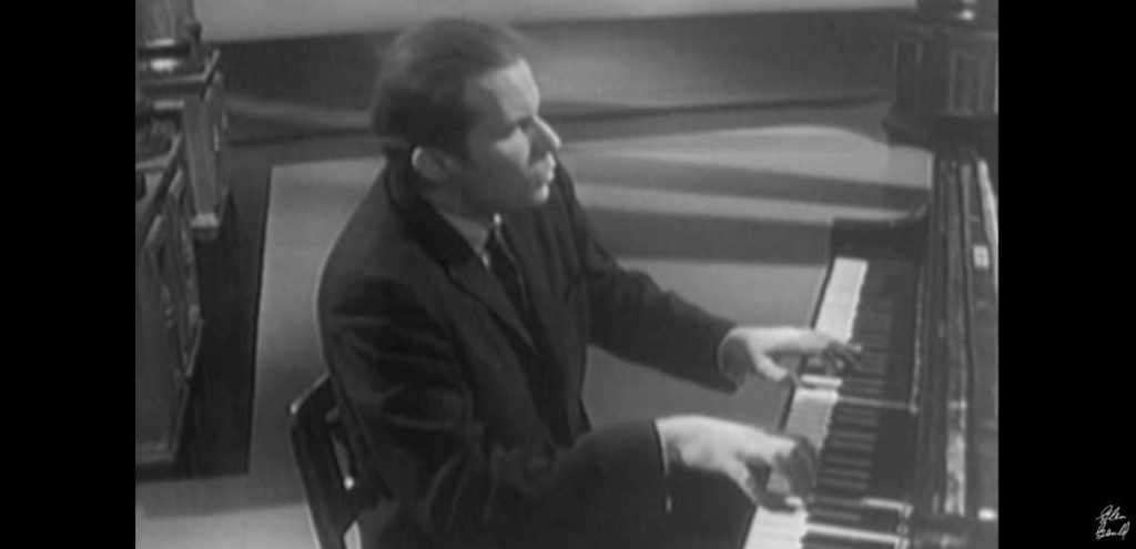 Glenn Gould performs Beethoven Piano Sonata No. 17