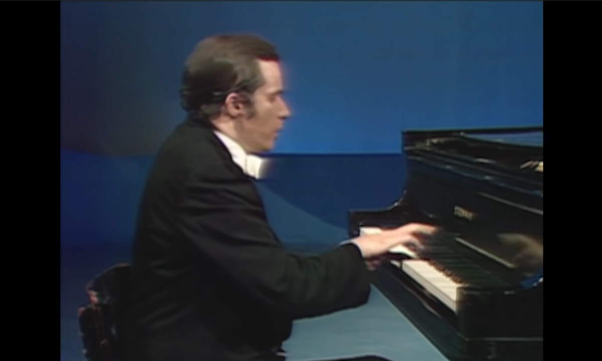Glenn Gould performs Bach Harpsichord Concerto No. 7 in G minor, BWV 1058.