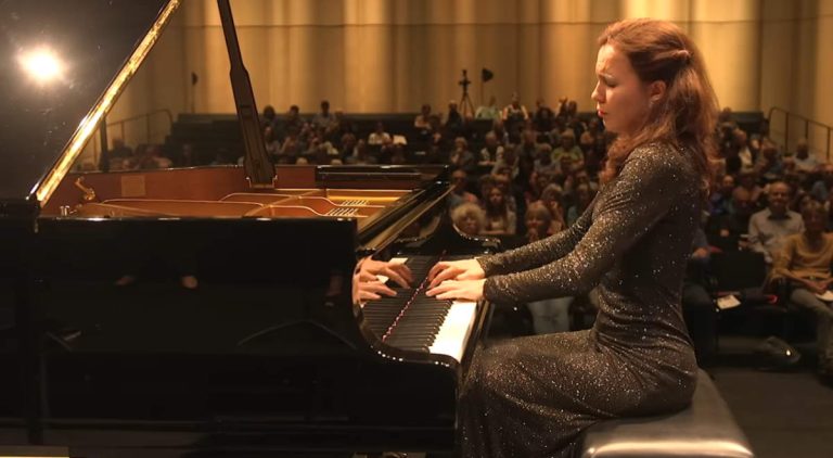 Yulia Miloslavskaya: Mozart - Piano Concerto No. 20