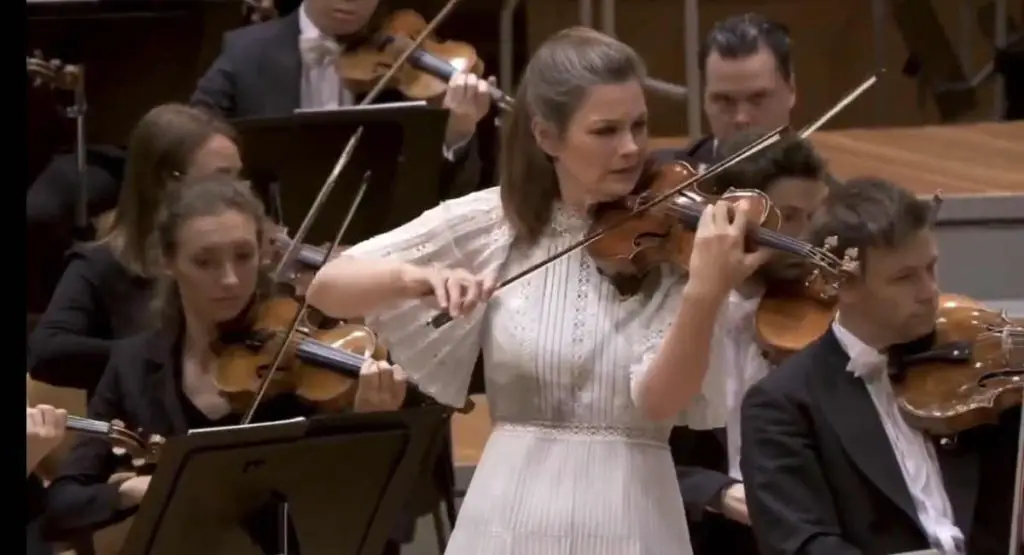 Janine Jansen performs Sibelius Violin Concerto