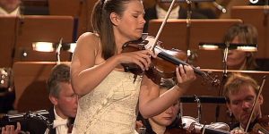 Janine Jansen performs Tchaikovsky Violin Concerto
