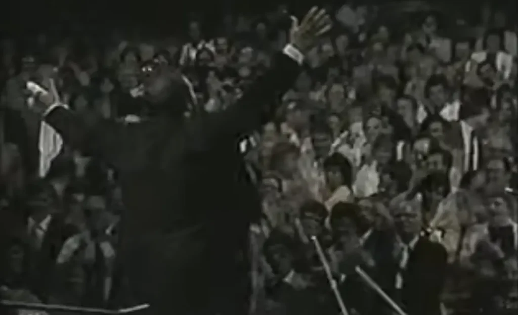 Pavarotti sings Nessun Dorma. New York, 1987