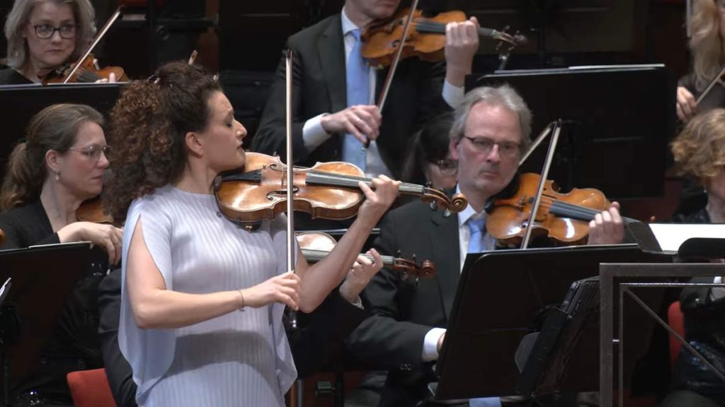 iza Ferschtman performs the popular Ralph Vaughn Williams masterpiece The Lark Ascending