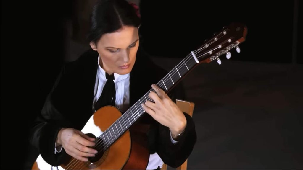 Marija Agic performs Romance Anónimo