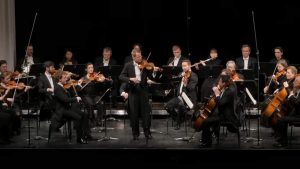 Gürzenich Kammerorchester Köln performs Mozart Haffner Serenade