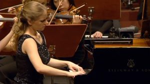 Julia Fischer performs Grieg Piano Concerto