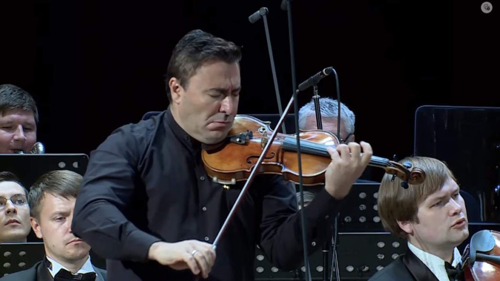 Maxim Vengerov performs Shostakovich Violin Concerto No. 1