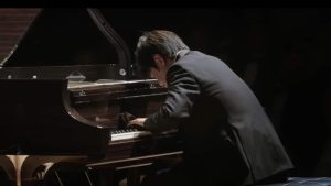 Lang plays Chopin Raindrop Prelude