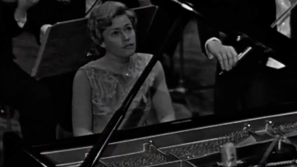 Liv Glaser performs Edward Grieg's Piano Concerto [1961]