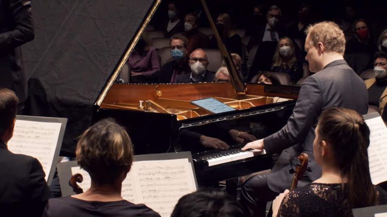 Lars Vogt performs Beethoven Piano Concerto No. 3
