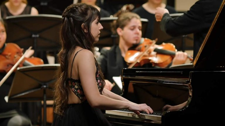 Brianda García Álvarez performs Shostakovich Piano Concerto No. 2