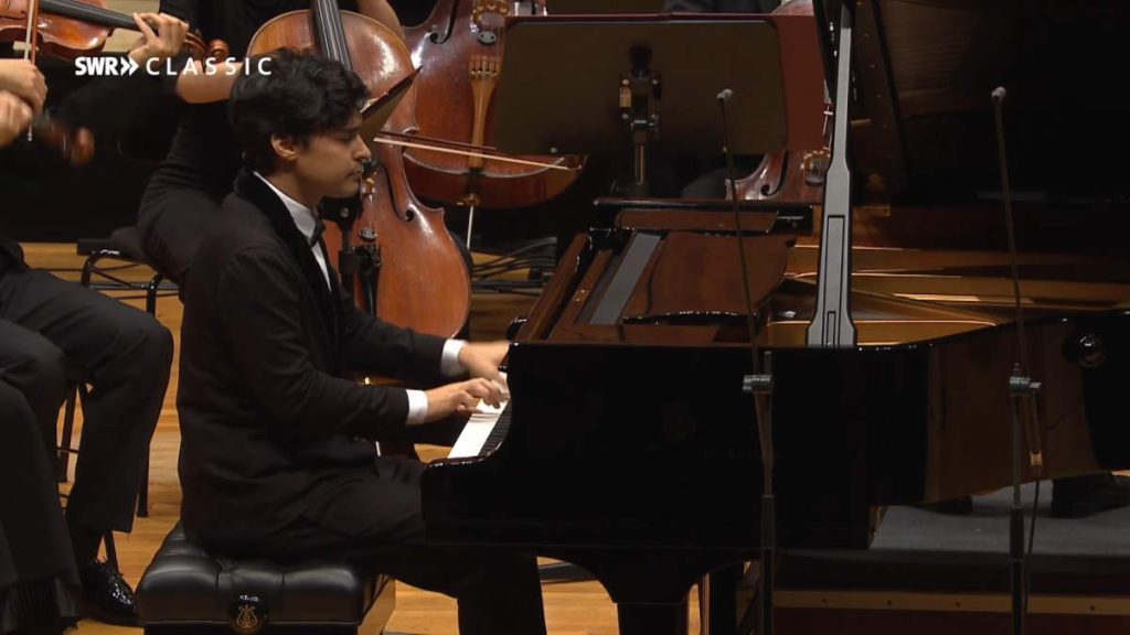 Accompanied by the SWR Symphonieorchester Stuttgart, Christopher Park performs Mozart Piano Concerto No. 23 in A major (K. 488). Conductor: Christoph Eschenbach