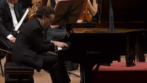 Evgeny Kissin performs Rachmaninoff Piano Concerto No. 3