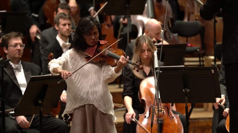 Sayaka Shoji performs Sibelius Violin Concerto