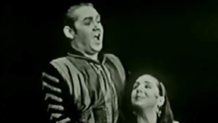 Jussi Björling sings La Donna è Mobile