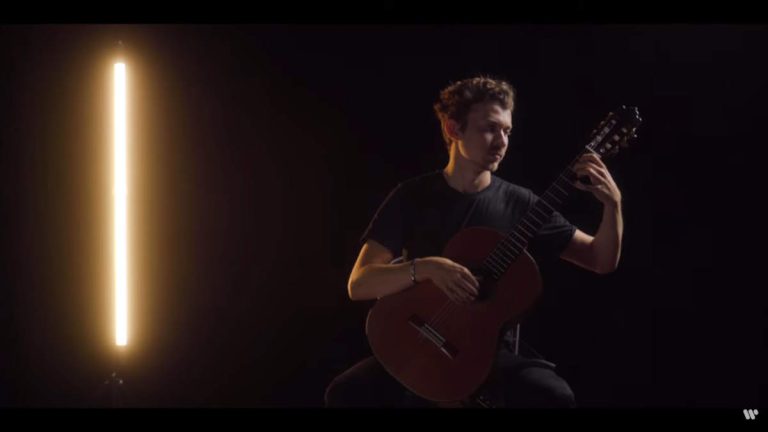French classical guitarist Thibaut Garcia plays Sacrificio (sacrifice) by the Spanish composer Sainz de la Maza, written for the 1965 film La Frontera de Dios.